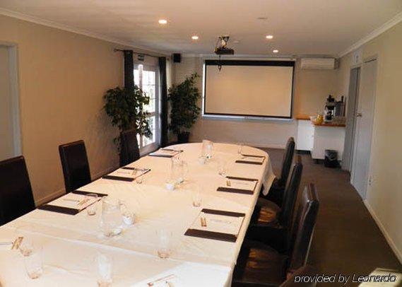 Wai Ora Lakeside Resort 4*