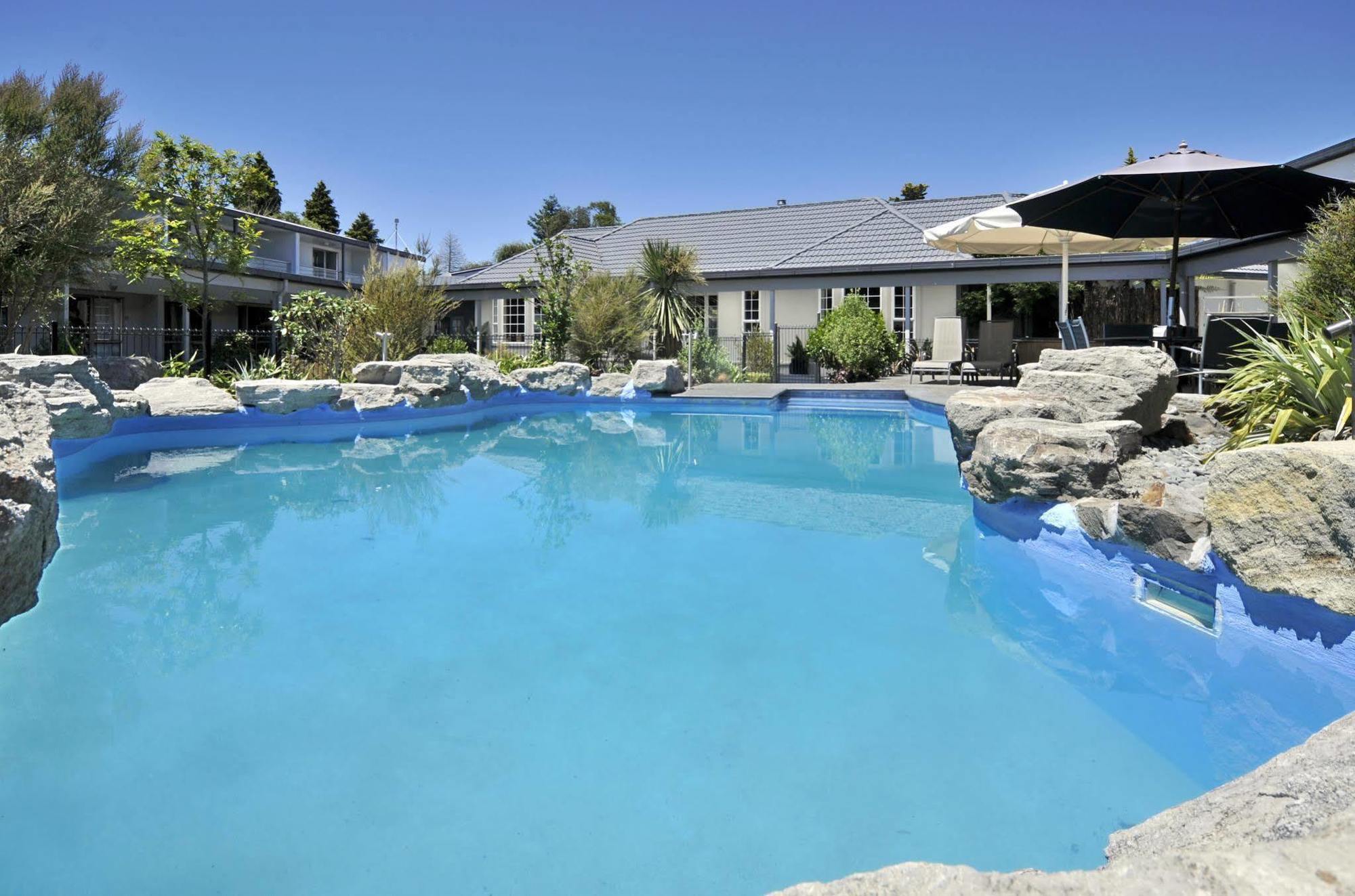 Wai Ora Lakeside Resort 4*