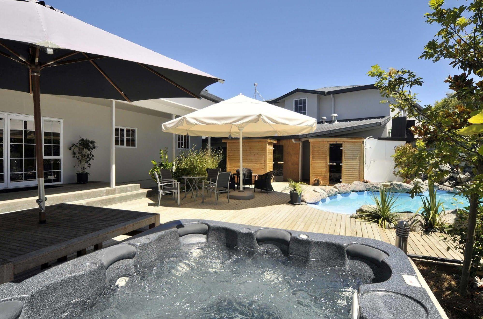 Resort Wai Ora Lakeside 4*